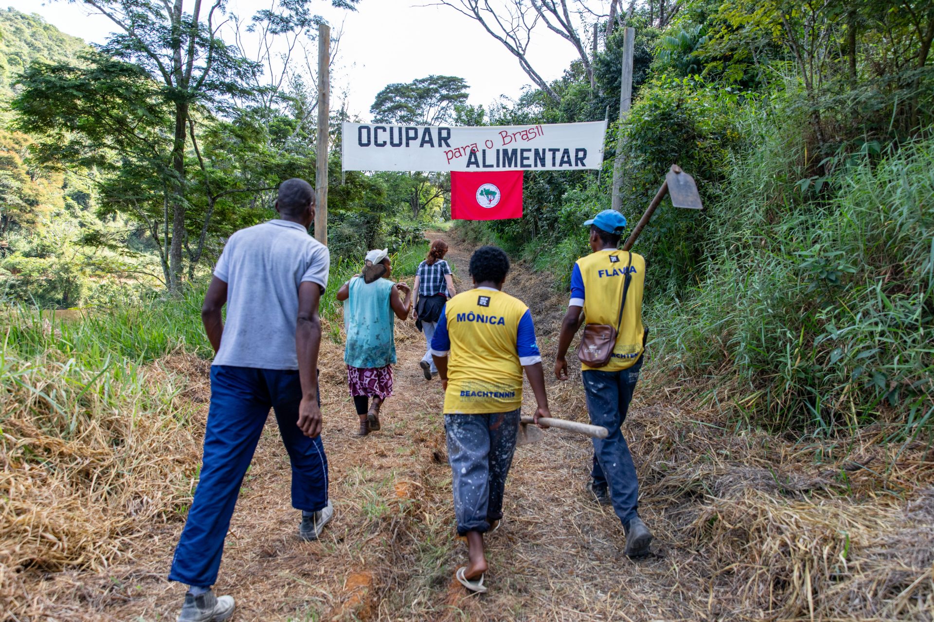 Centenas De Fam Lias Do Mst Ocupam Rea Em Minas Gerais Di Rio Causa