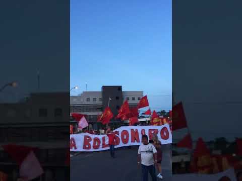 Comitês no Réveillon Vermelho: veja o grande ''Fora Bolsonaro'' em frente a PF