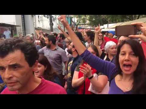 Ato surpresa defende a liberdade de Lula em São Paulo (1/3)