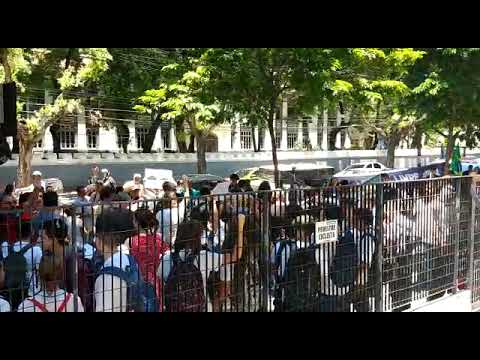Fora MBL: estudantes e comitês de luta contra o golpe expulsam MBL do Colégio Pedro II