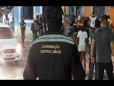 Policial agride brutalmente manifestante em bloco por Lula Presidente