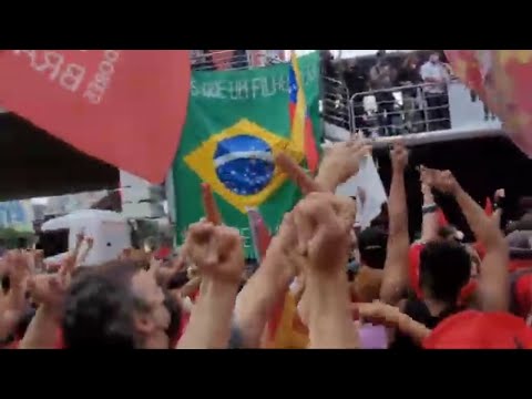 Abutre Ciro Gomes é vaiado e xingado pelo povo ao falar no ato em S. Paulo
