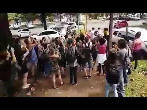 Urgente: Estudantes reagem e expulsam fascistas da Universidade Estadual de Londrina