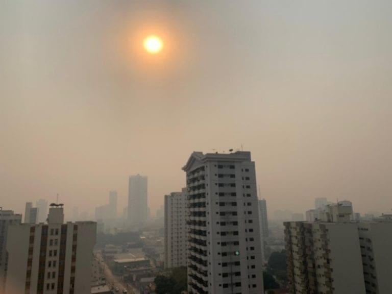 Cuiabá sob fumaça de queimadas