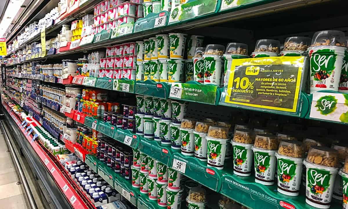para conter a crise e a inflação argentina congela preços