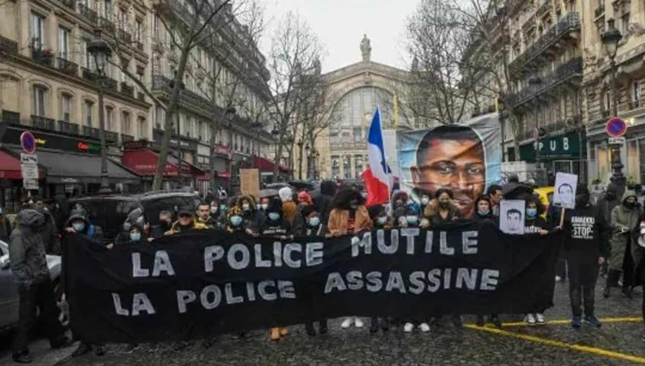 polícia frances imigrantes