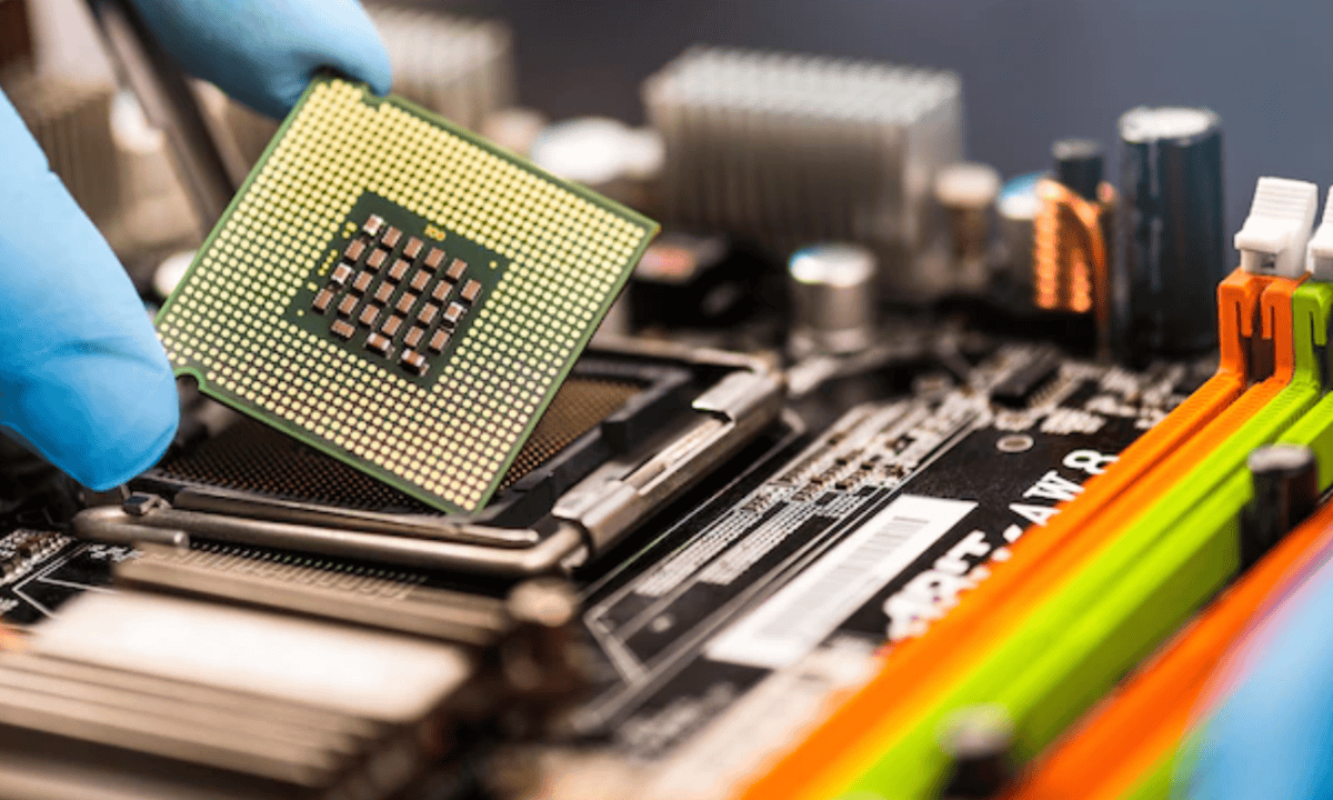 computer chip 2 1200x720