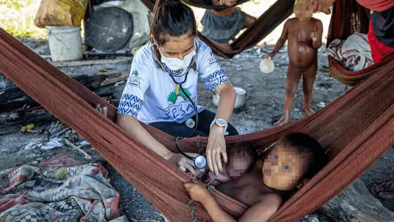 criança ianomâmi
