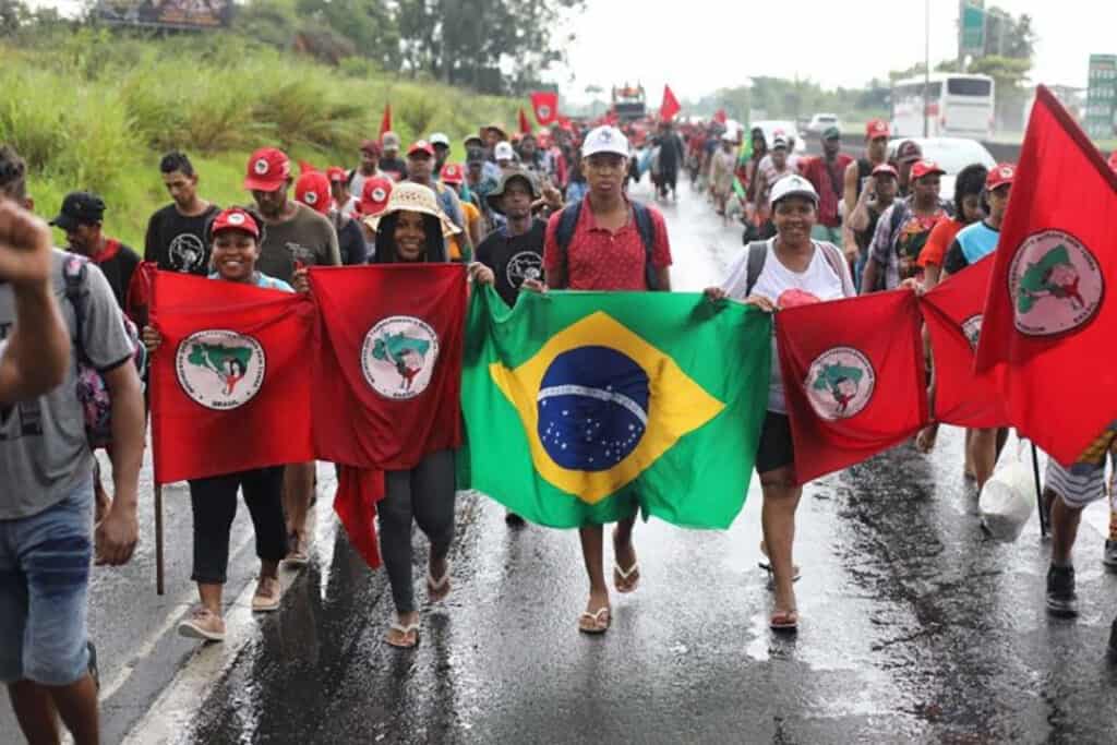 Abril Vermelho