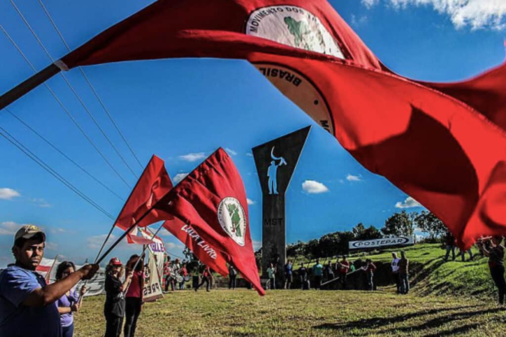 Abril Vermelho