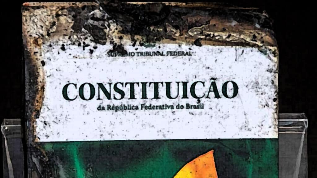 Constituição queimada