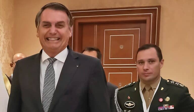 Bolsonaro e Mauro Cid