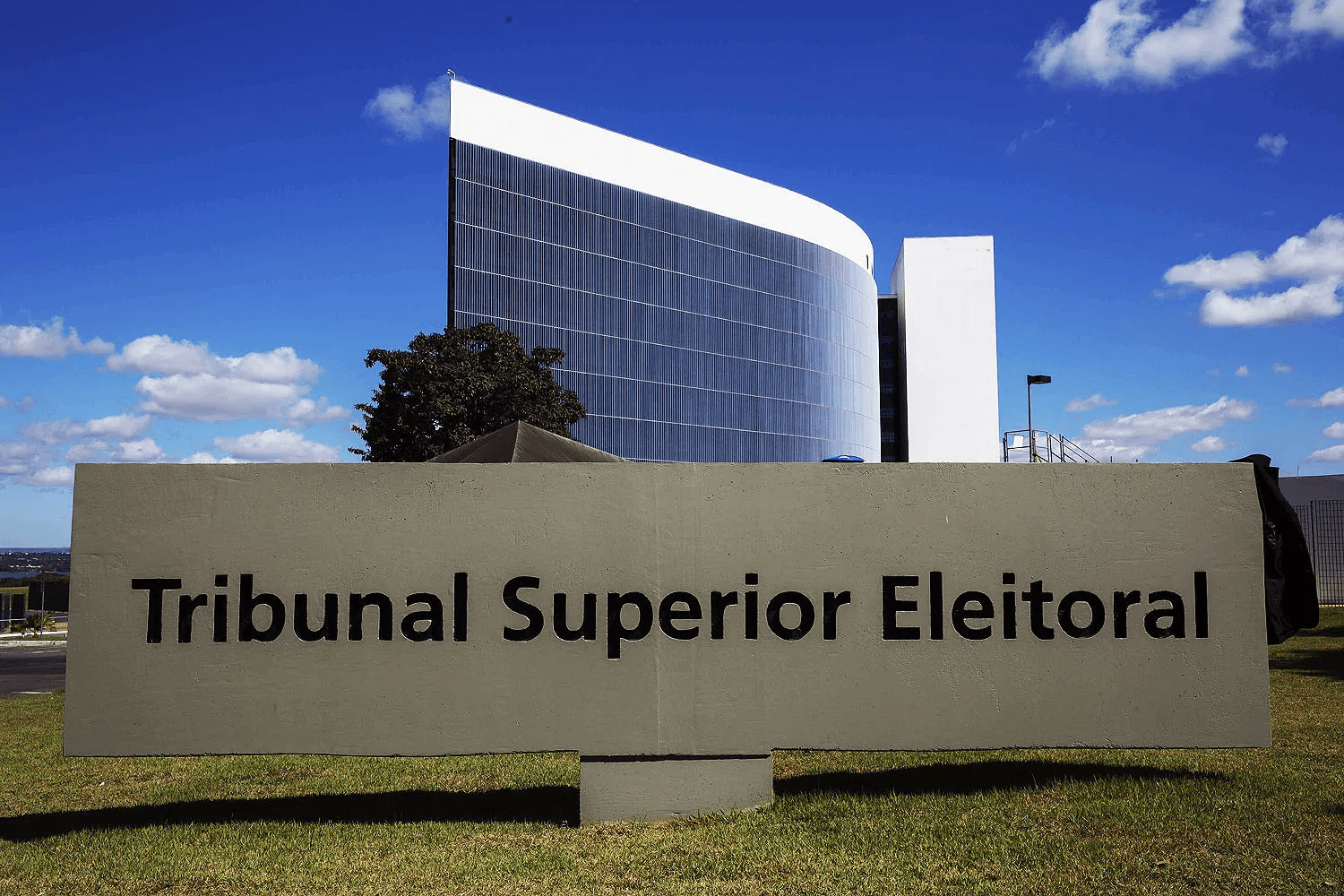 Faroeste jurídico: a censura a serviço dos poderosos