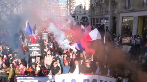 Manifestação na França contra o belicismo de Macron