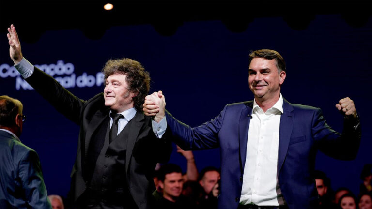 Milei e Flávio Bolsonaro