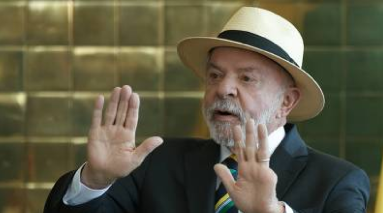 Burguesia pressiona Lula para cortar gastos sociais