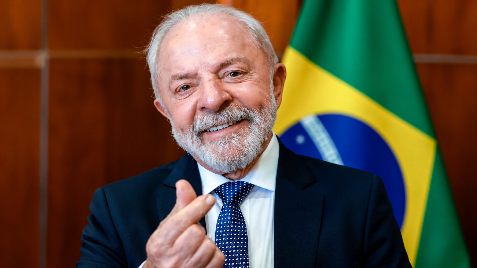 Lula autoriza corte de R$16,6 bi na saúde e educação para 2027