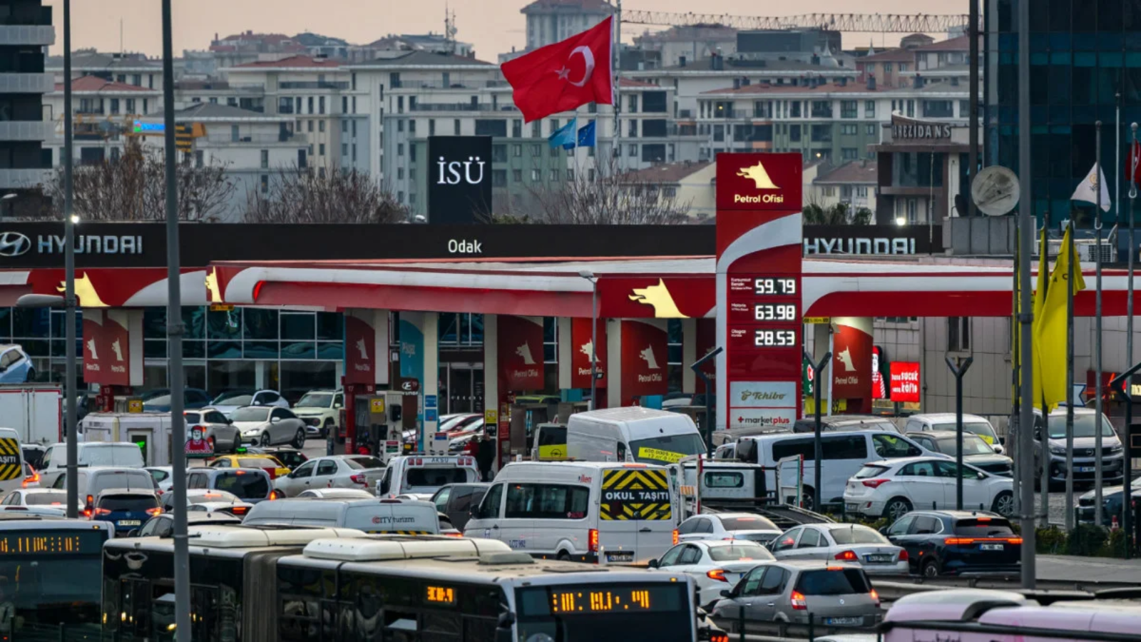 Após pressão de Trump, Turquia amplia compra de petróleo dos EUA e reduz importação russa