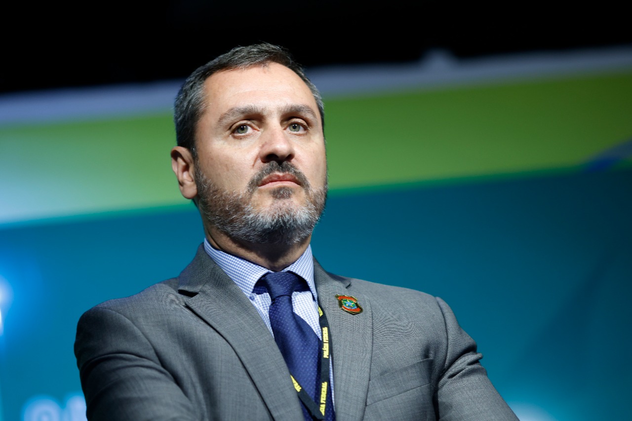 Urgente: André Mendonça afasta diretor-geral da Polícia Federal