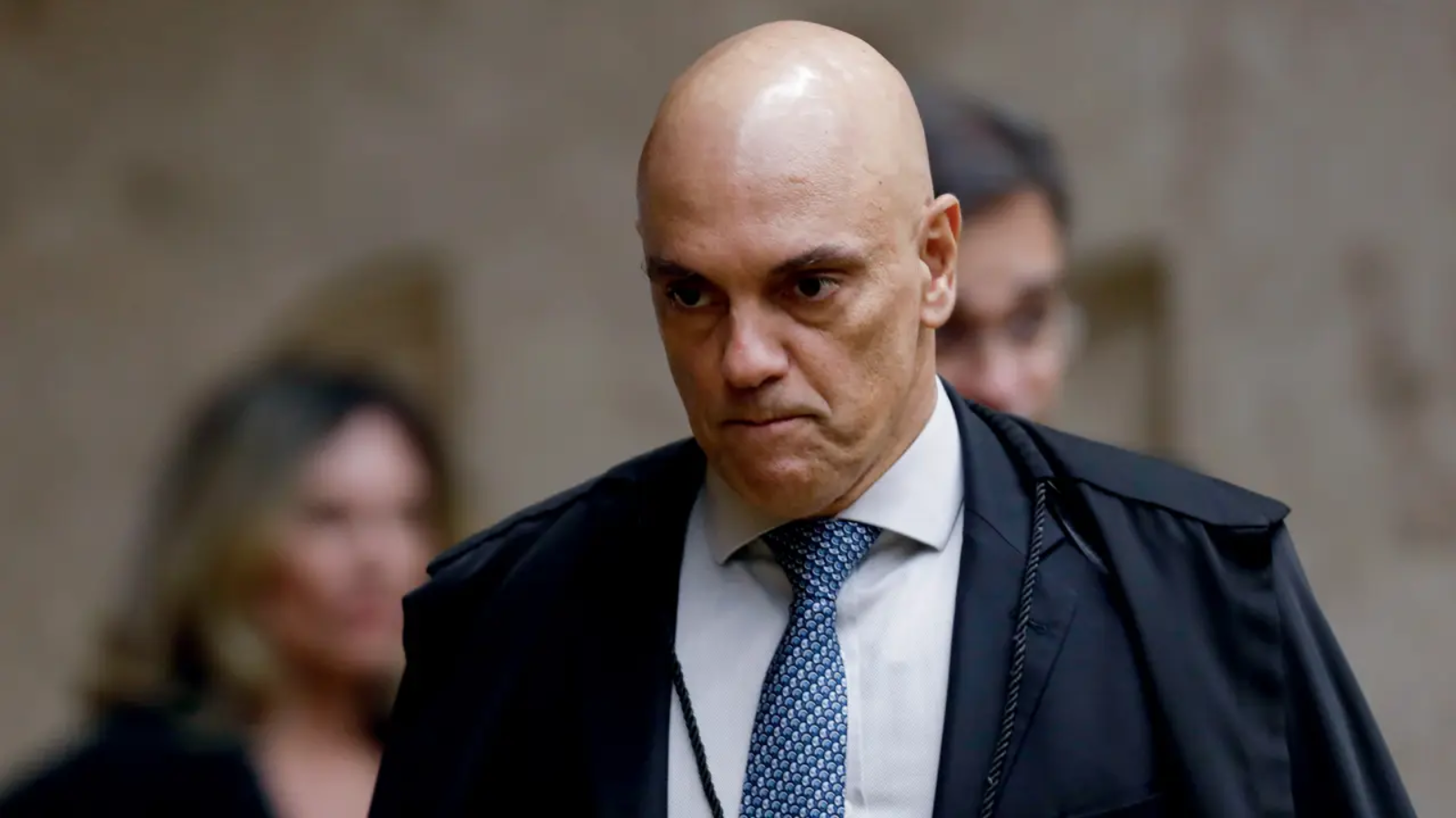 Fora Moraes!