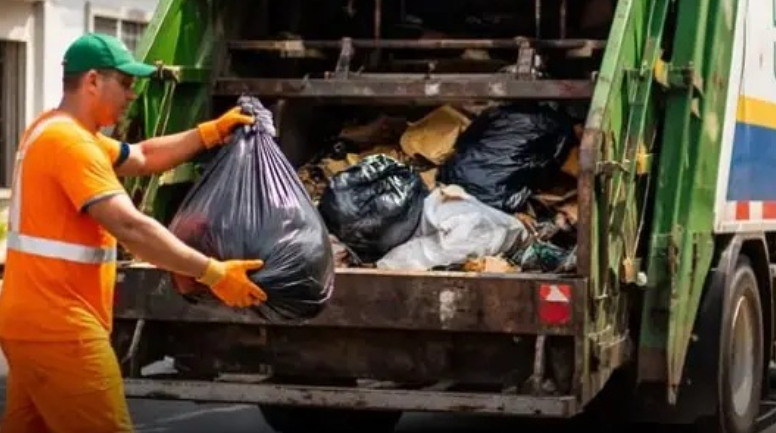 Prefeitura transforma garis em ‘empresários’ para retirar direitos trabalhistas
