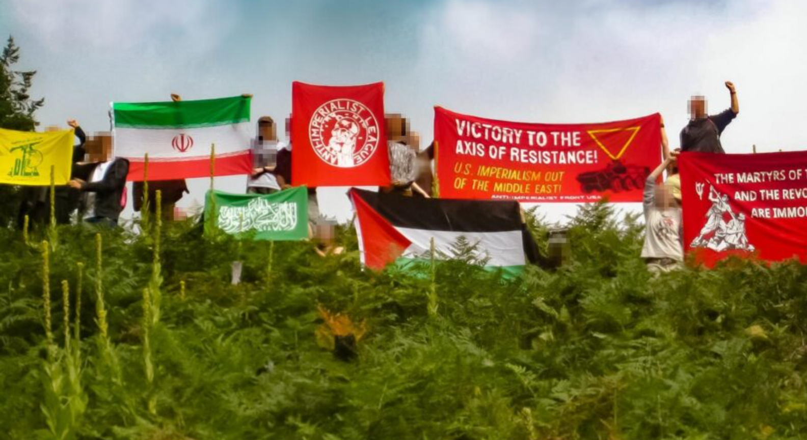 Nos EUA, jovens realizam acampamento com bandeiras do Hamas