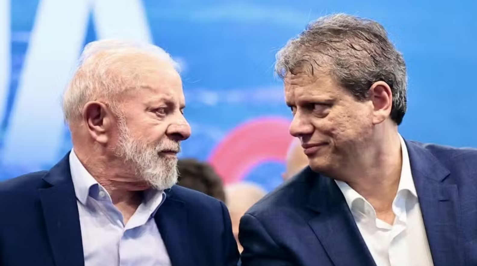 PT descobriu que Tarcísio é o Che e PM é o Exército Rebelde do Brasil