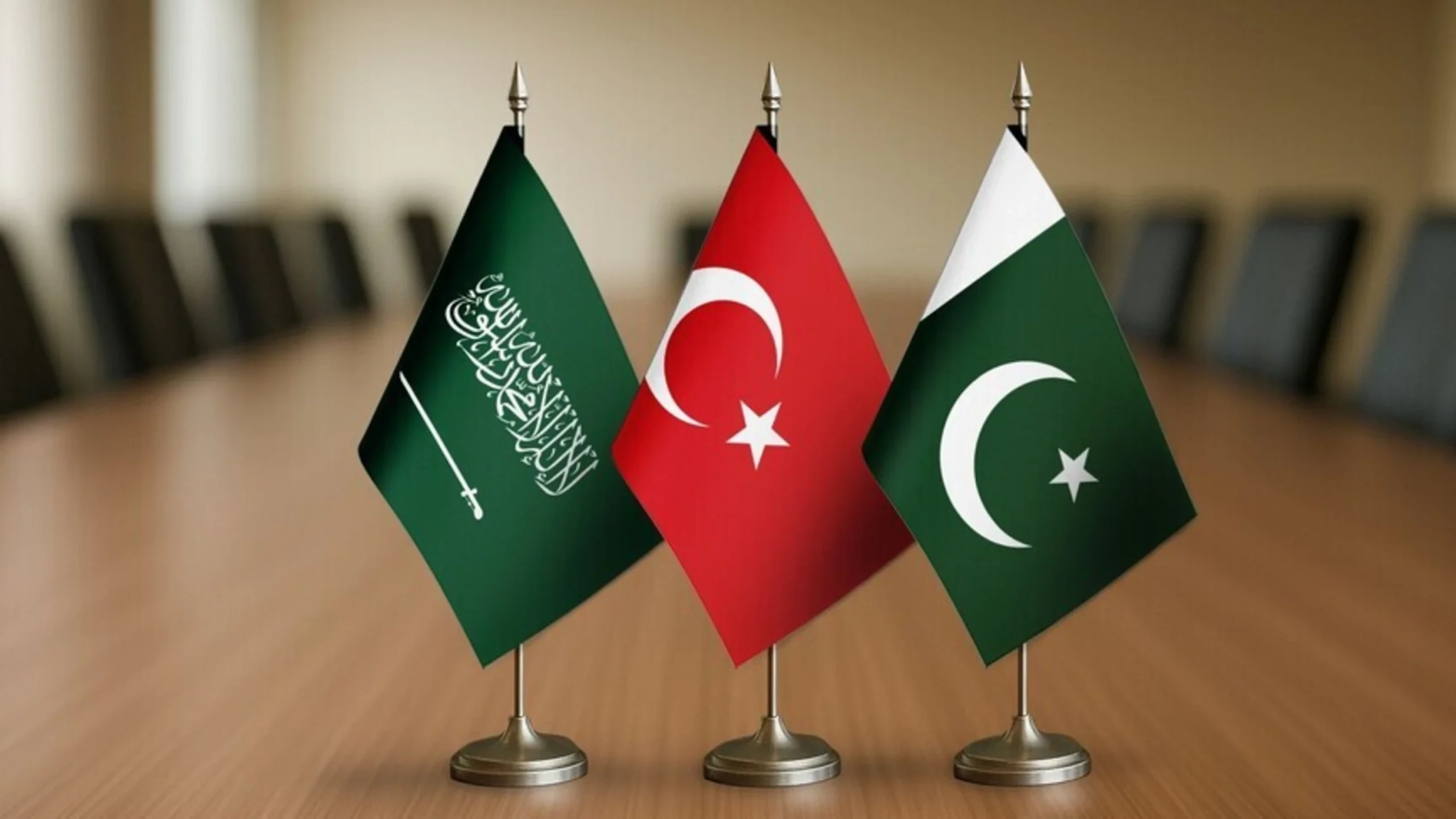 Paquistão e Turquia socorrem monarquia saudita contra ofensiva iemenita