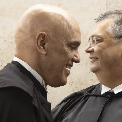 Flávio-Dino-e-Alexandre-de-Moraes-durante-a-posse-de-Flávio-Dino-como-ministro-do-STF-1