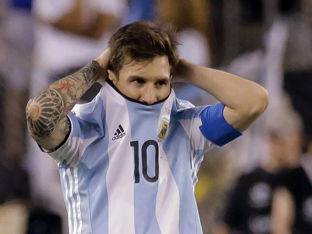 G1 - Capa de 'Fifa 14' traz Messi comemorando gol - notícias em Games